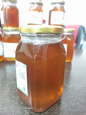 100% natural and pure honey